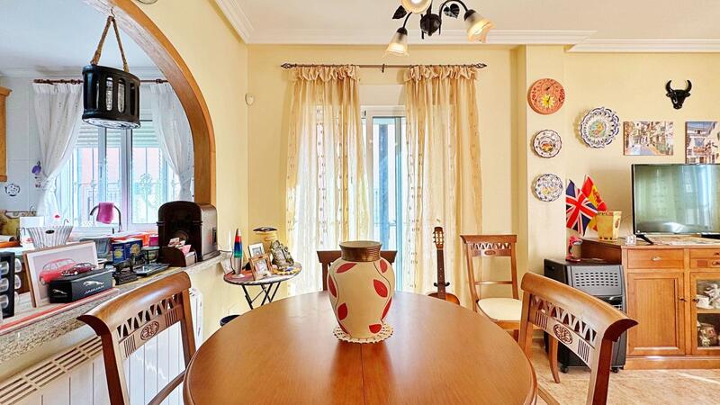 3 Schlafzimmer Stadthaus zu verkaufen