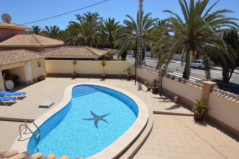 4 soverom Villa til salgs 4 soverom Villa til salgs