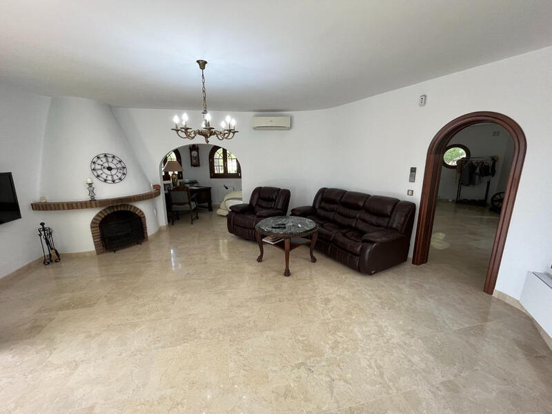 4 Cuarto Villa en venta