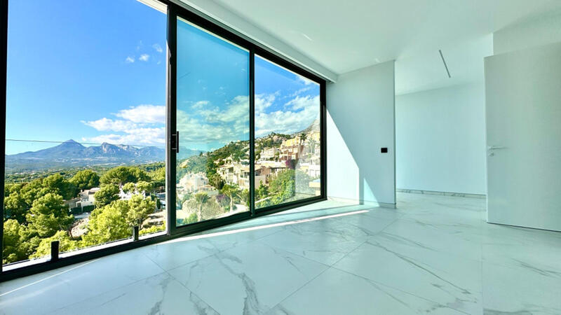 5 Schlafzimmer Villa zu verkaufen 5 Schlafzimmer Villa zu verkaufen