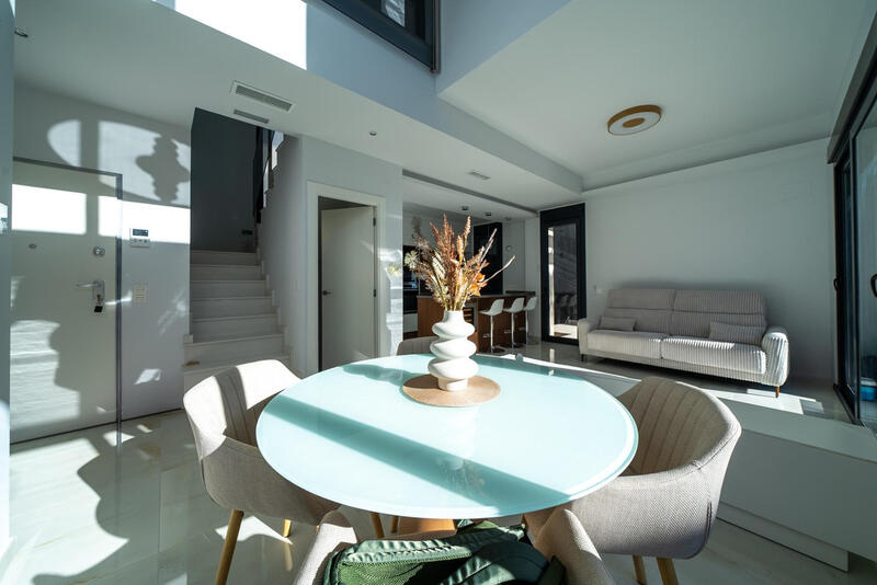 3 slaapkamer Villa Te koop 3 slaapkamer Villa Te koop