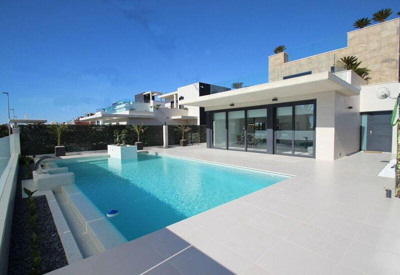 4 bedroom Villa for sale in Campoamor, Alicante