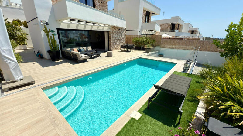 3 Schlafzimmer Villa zu verkaufen in Finestrat, Alicante