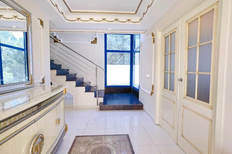 5 soveværelse Villa til salg