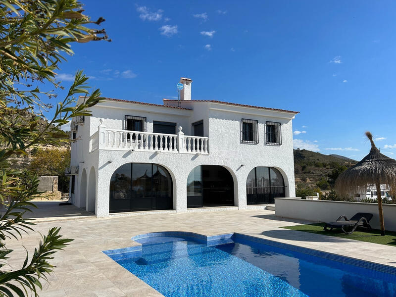 4 bedroom Villa for sale