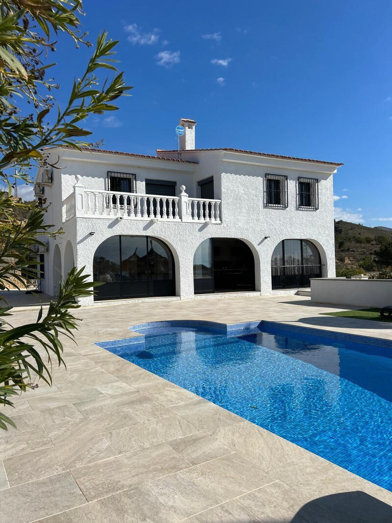 4 bedroom Villa for sale