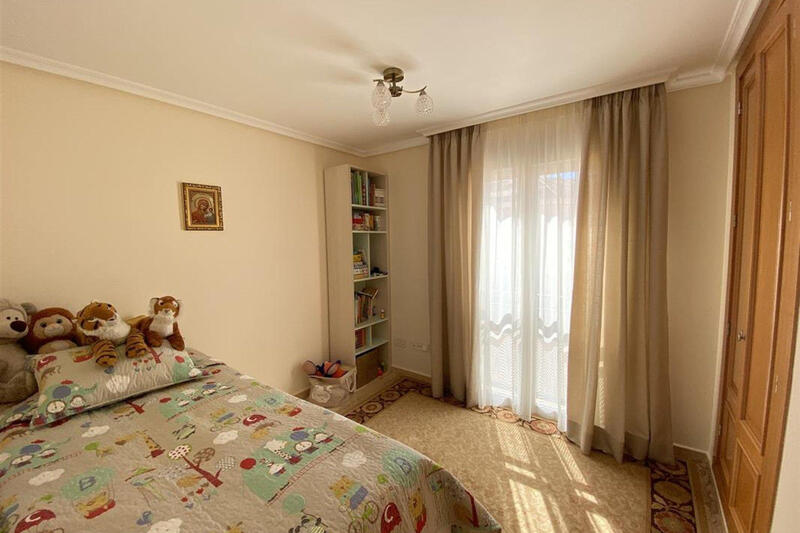 4 slaapkamer Appartement Te koop