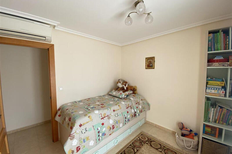 4 slaapkamer Appartement Te koop