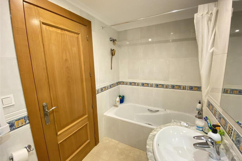 4 slaapkamer Appartement Te koop