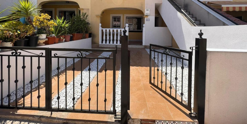 2 slaapkamer Villa Te koop in Torrevieja, Alicante