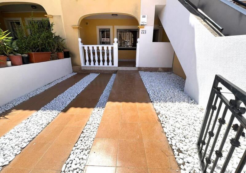 2 slaapkamer Villa Te koop in Torrevieja, Alicante