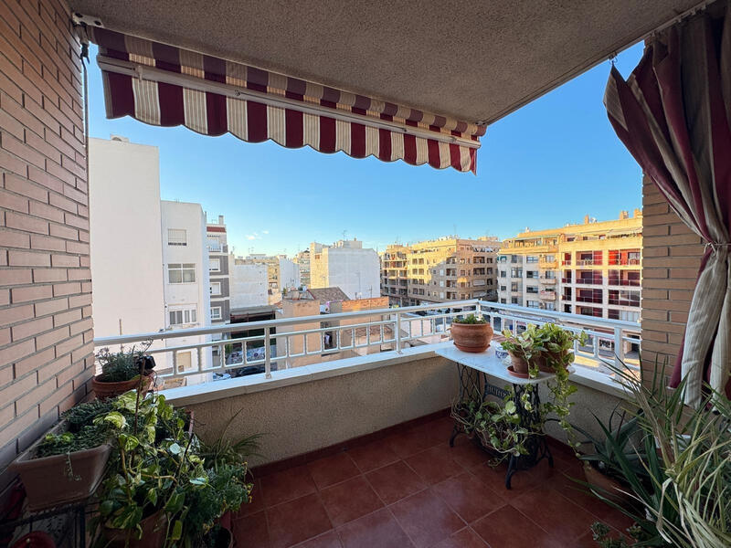 4 спальная комната квартира продается