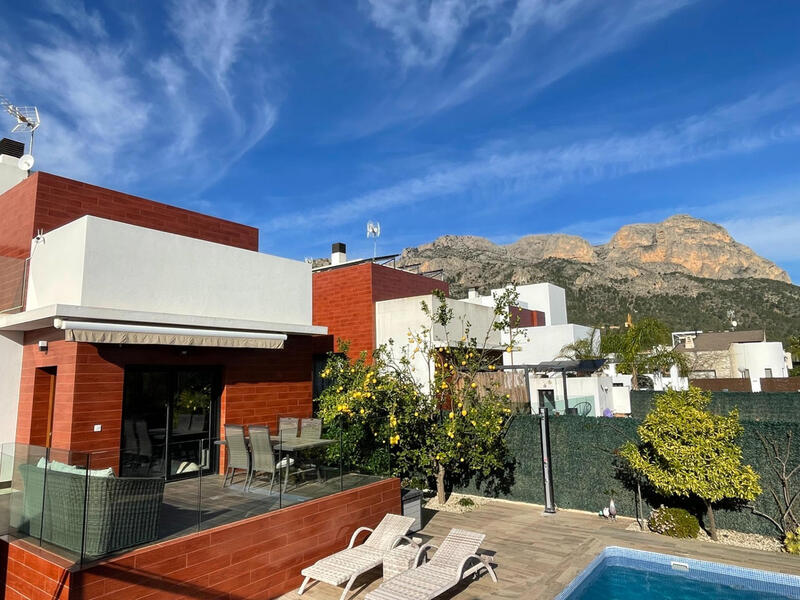 3 спальная комната вилла продается в Polop, Alicante