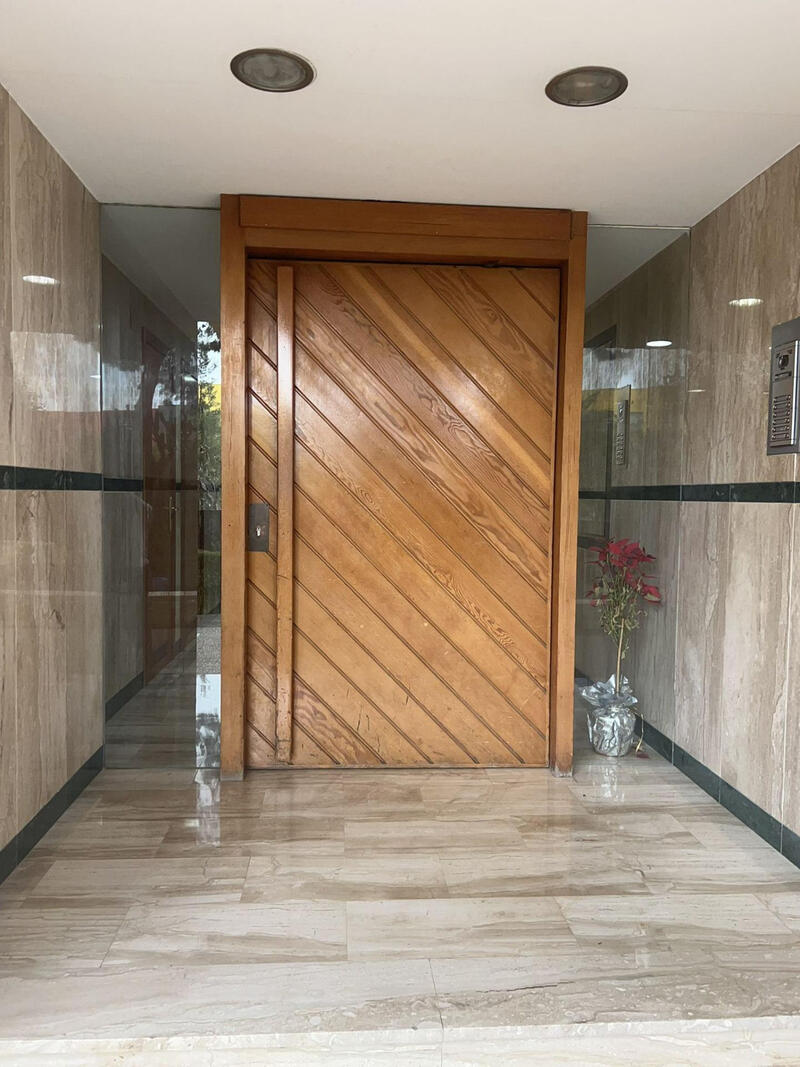 4 bedroom Apartment for sale