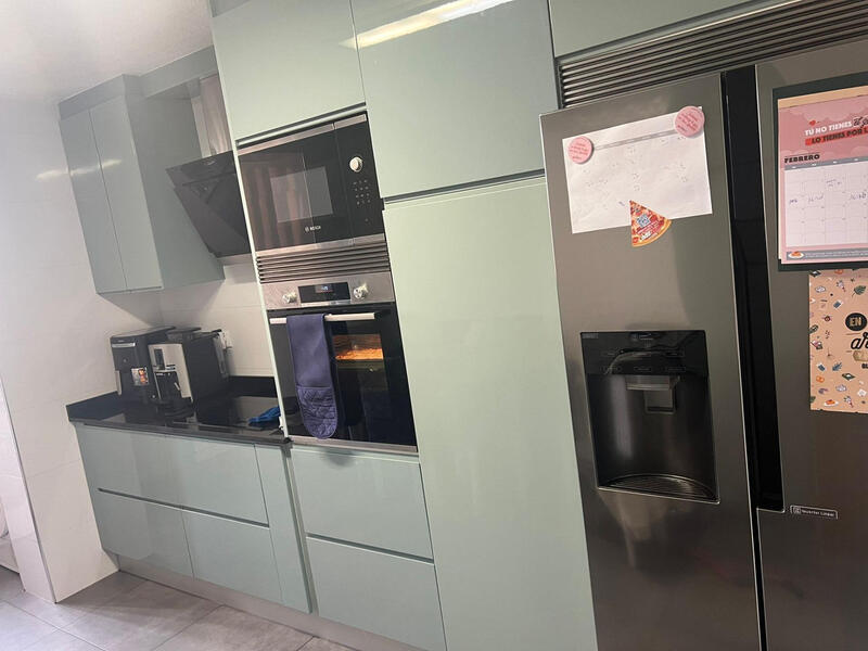 4 bedroom Apartment for sale