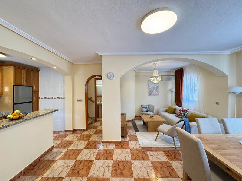 2 Cuarto Villa en venta