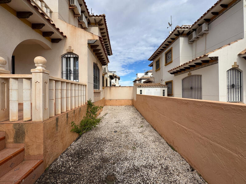 2 Cuarto Villa en venta