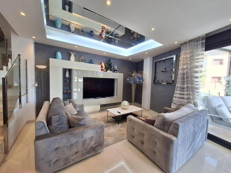 3 Cuarto Villa en venta