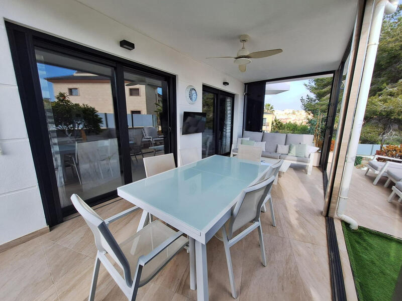 3 slaapkamer Villa Te koop in Villamartin, Alicante