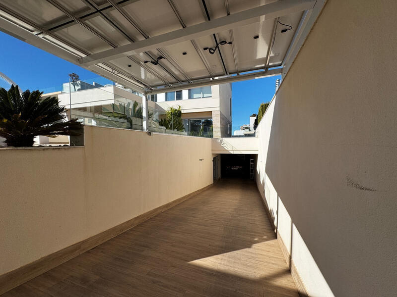 4 slaapkamer Villa Te koop