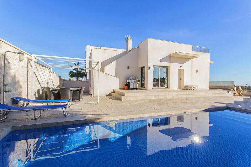 3 Cuarto Villa en venta