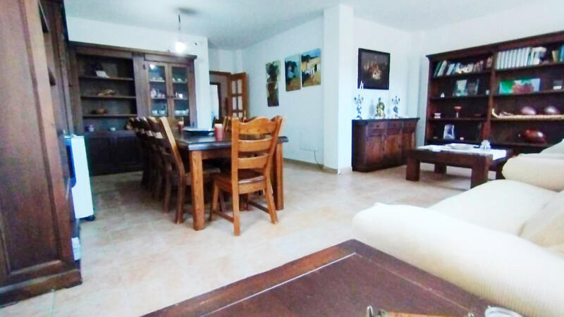 6 спальная комната вилла продается