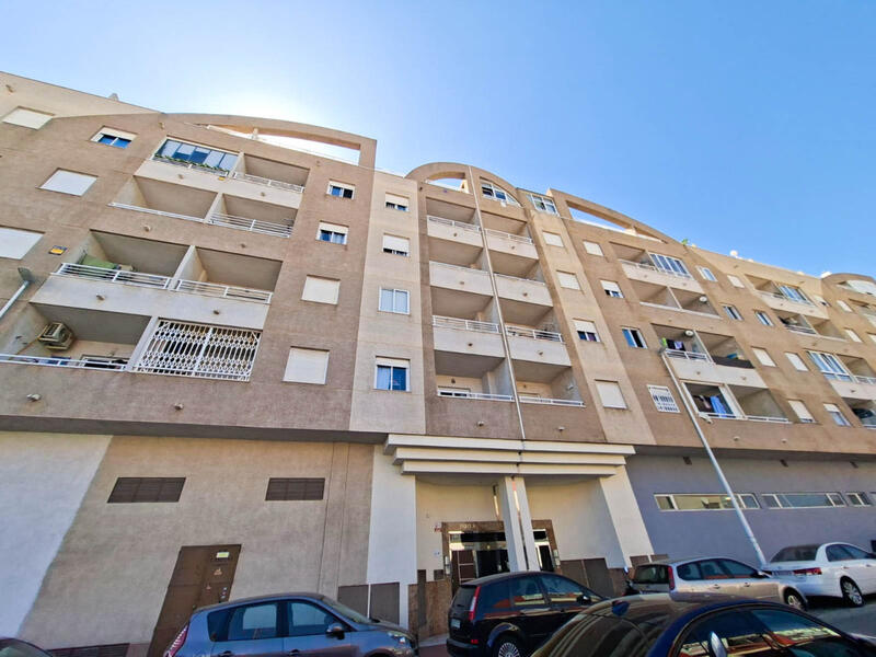 2 bedroom Apartment for sale in Torrevieja, Alicante