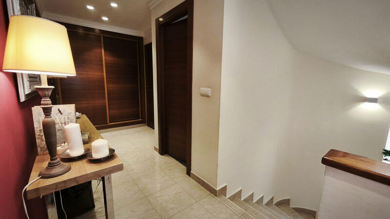 4 Cuarto Villa en venta