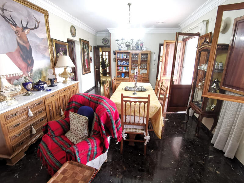 5 bedroom Villa for sale