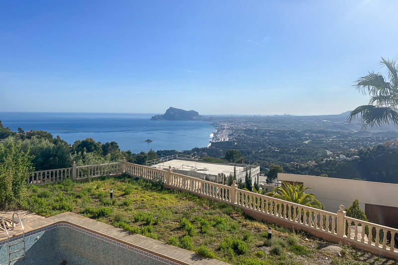 Villa for sale in Altea, Alicante