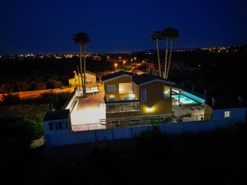 4 slaapkamer Landhuis Te koop in Orihuela, Alicante