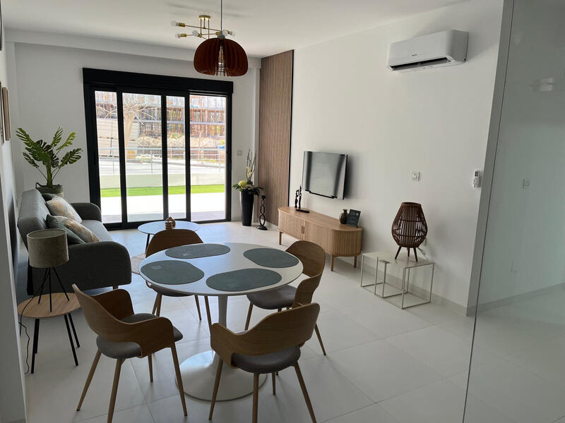 2 спальная комната квартира продается в San Miguel de Salinas, Alicante