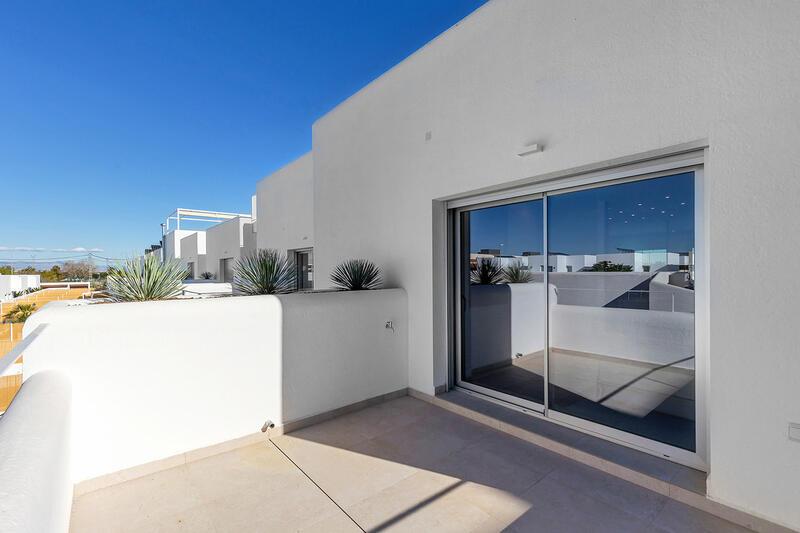 3 bedroom Apartment for sale