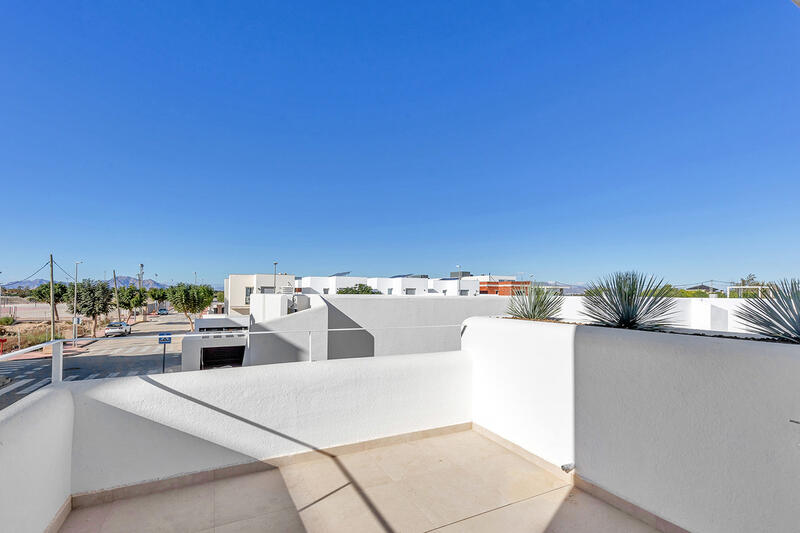 3 bedroom Apartment for sale