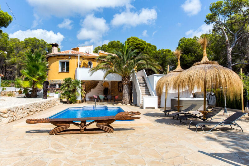 4 bedroom Villa for sale in Benissa, Alicante