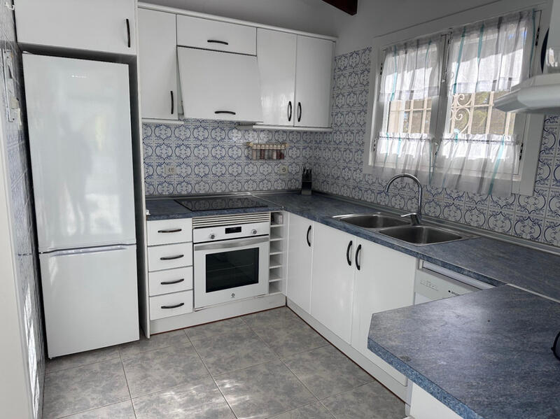 3 спальная комната вилла продается