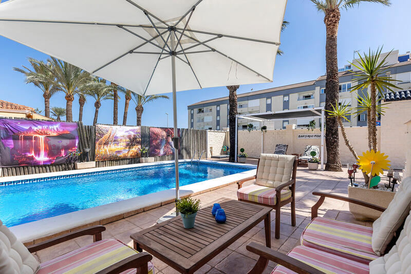 4 slaapkamer Villa Te koop in Punta Prima, Alicante