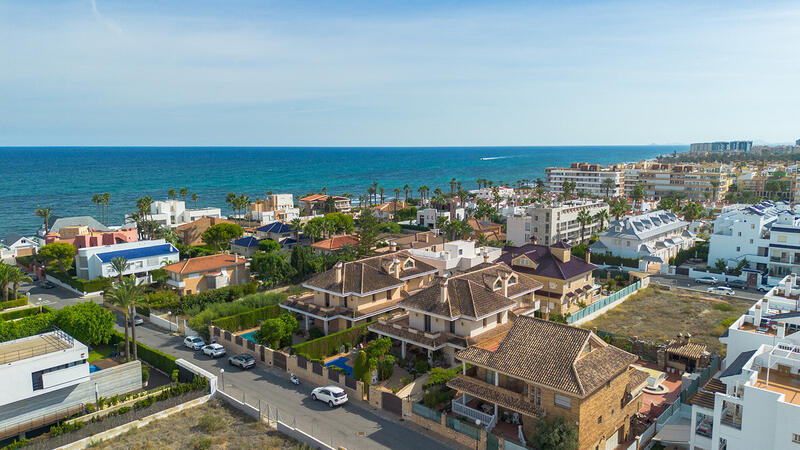 6 спальная комната вилла продается