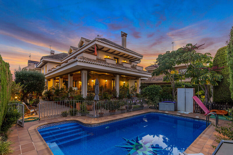 6 soveværelse Villa til salg i Torrevieja, Alicante