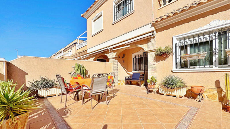 3 bedroom Townhouse for sale in Villamartin, Alicante