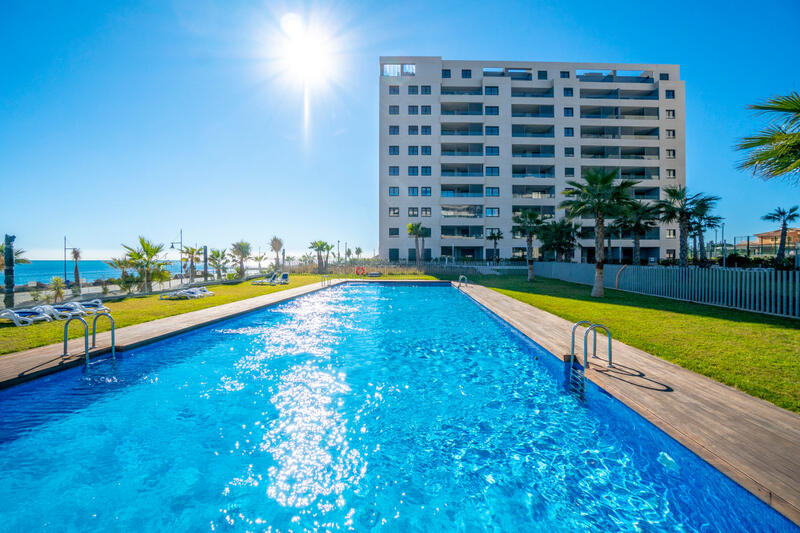 3 спальная комната квартира продается в Punta Prima, Alicante
