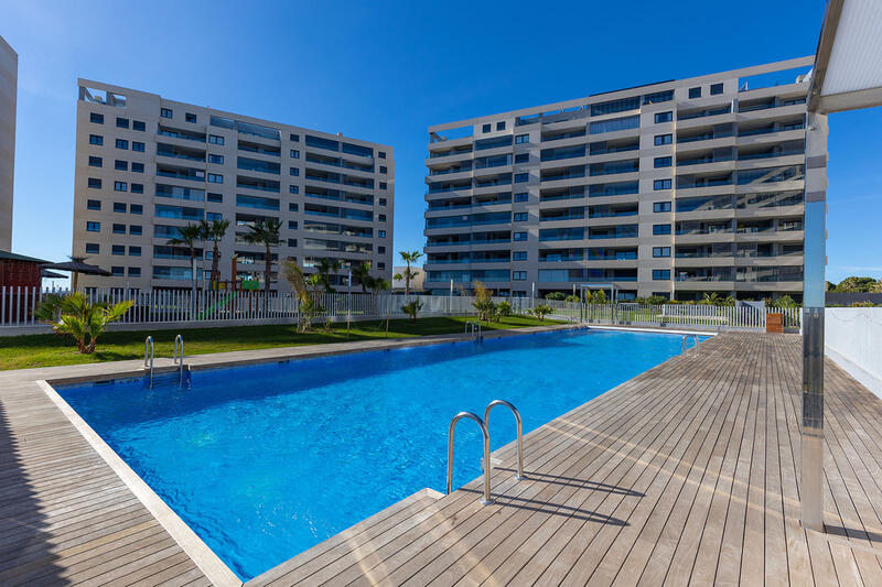 квартира продается в Punta Prima, Alicante