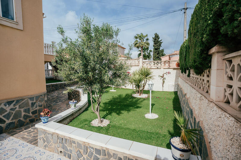 4 Cuarto Villa en venta
