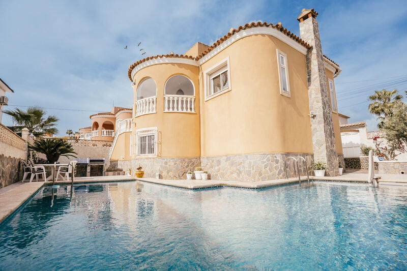 4 Cuarto Villa en venta