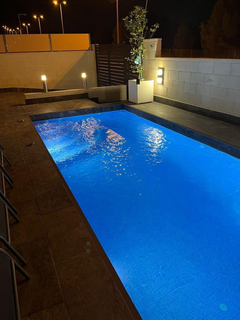 3 Schlafzimmer Villa zu verkaufen in Villamartin, Alicante