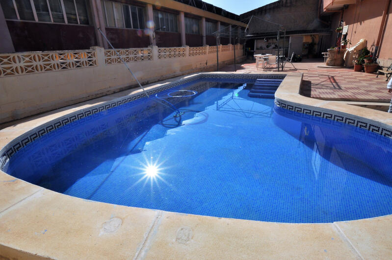 4 bedroom Townhouse for sale