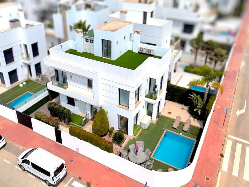 4 soveværelse Villa til salg i Ciudad Quesada, Alicante