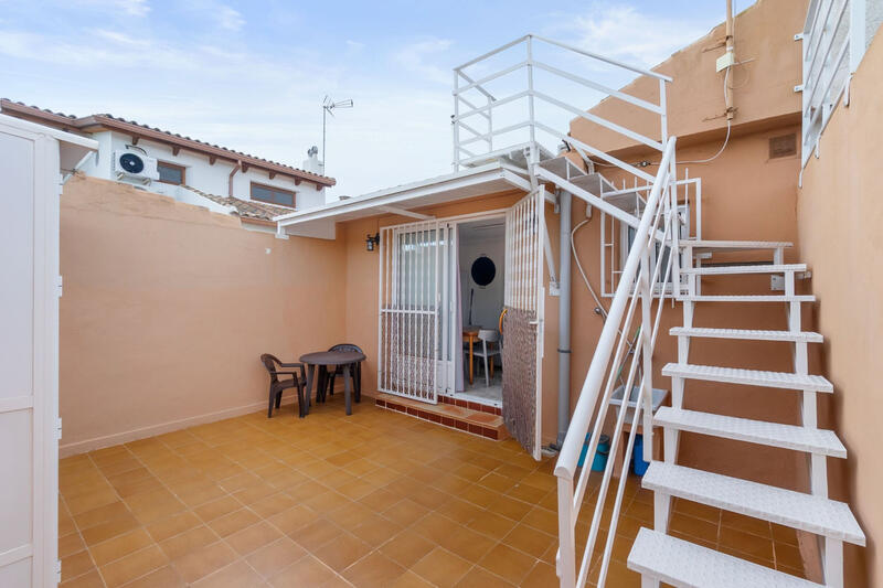 2 bedroom Townhouse for sale
