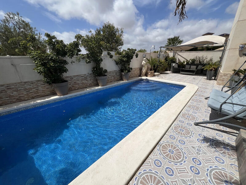 4 Cuarto Villa en venta
