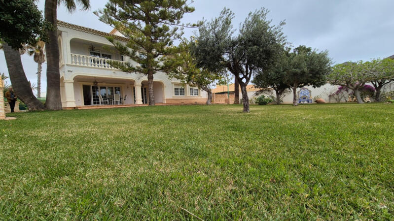 7 slaapkamer Villa Te koop in Cabo Roig, Alicante